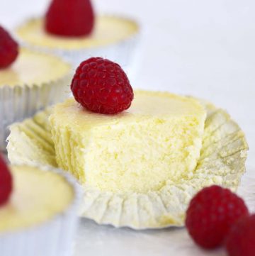 mini keto cheesecakes featured image