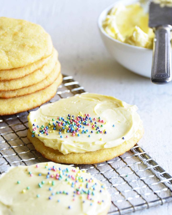 soft keto sugar cookies featured image