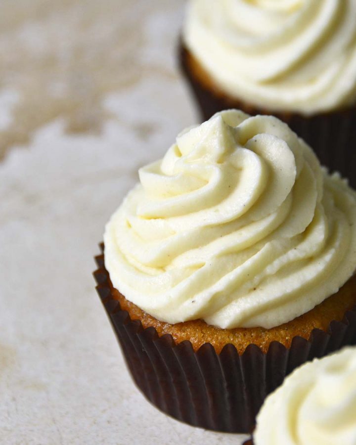 keto vanilla cupcakes featured image
